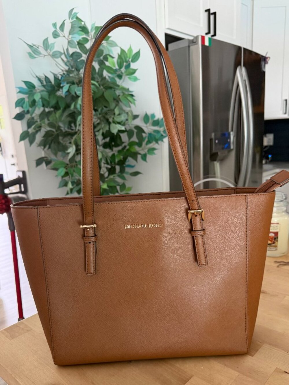 Michael Kors Jet Set Travel Medium Top-Zip Tote Bag